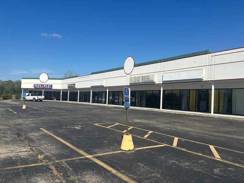 6500-6556 Union Rd, Clayton, OH à louer - Photo du bâtiment - Image 2 de 7