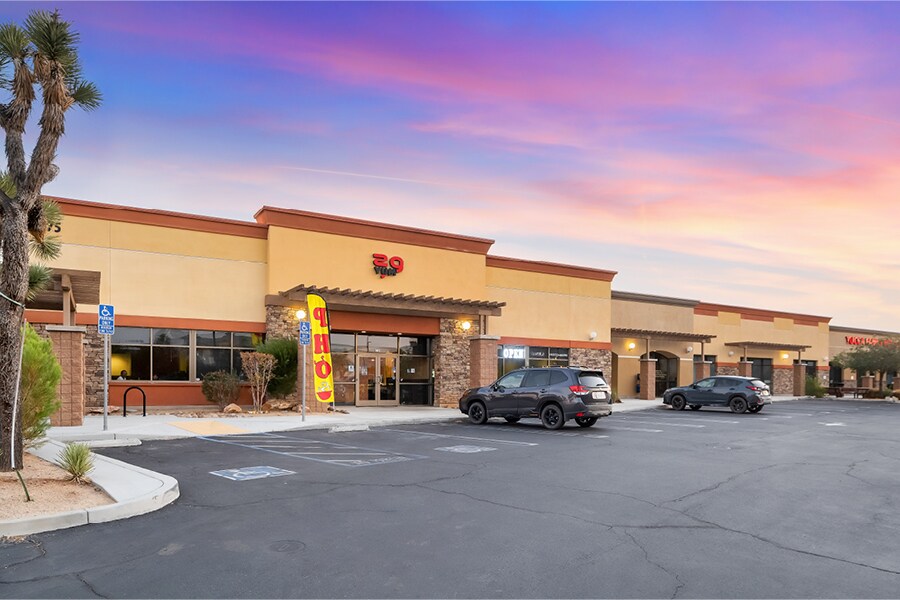 57675 Twentynine Palms Hwy, Yucca Valley, CA à vendre Photo principale- Image 1 de 7