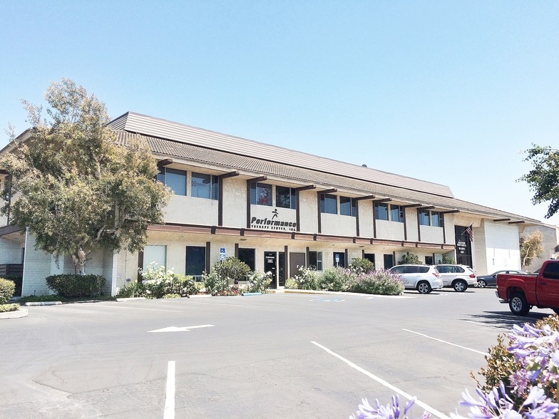 450 Rosewood Ave, Camarillo, CA for lease - Primary Photo - Image 1 of 4