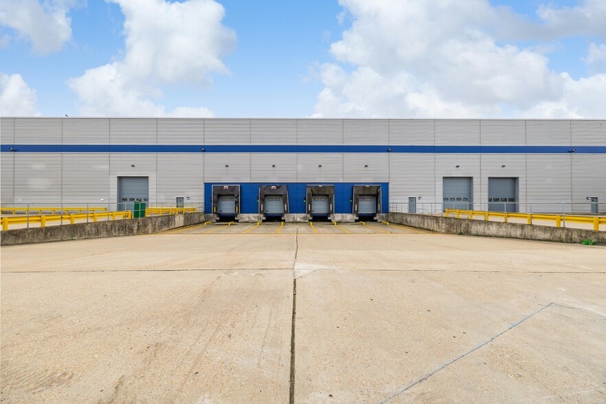 Choats Rd, Dagenham for lease - Building Photo - Image 2 of 23