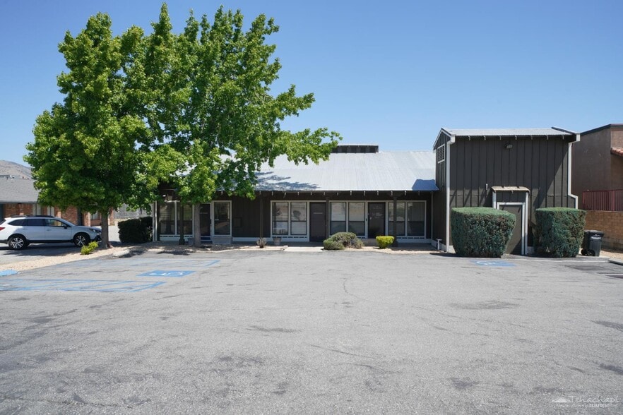 20031 W Valley Blvd, Tehachapi, CA à vendre - Photo du bâtiment - Image 3 de 22