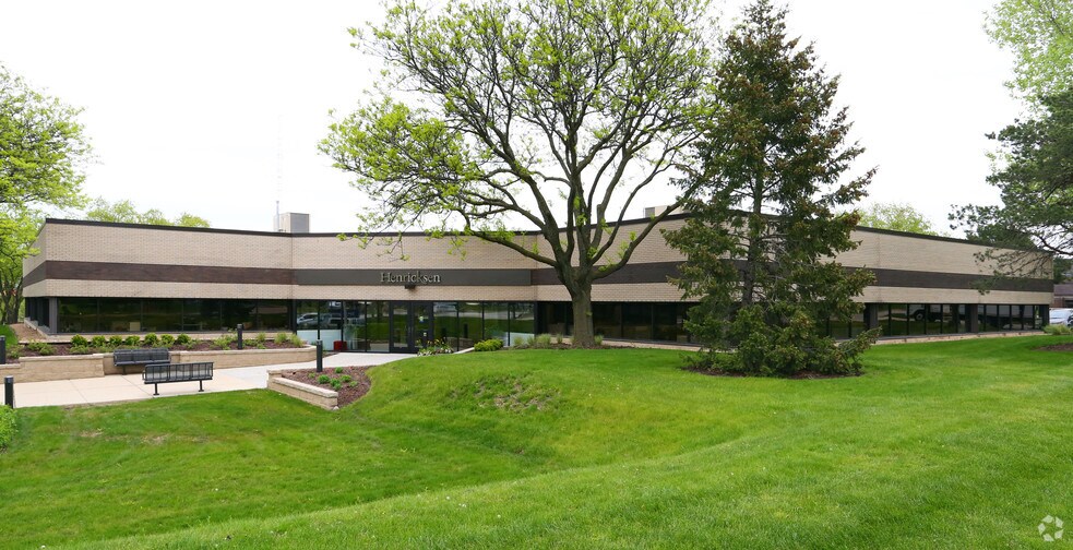 1101 W Thorndale Ave, Itasca, IL à vendre - Photo du bâtiment - Image 1 de 9