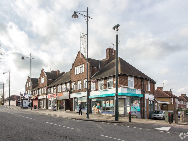 126-126A High St, Twickenham à louer - Photo du bâtiment - Image 2 de 4