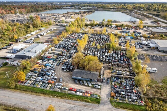 Plus de détails pour 1015 Rue De Vernon, Gatineau, QC - Industriel à vendre