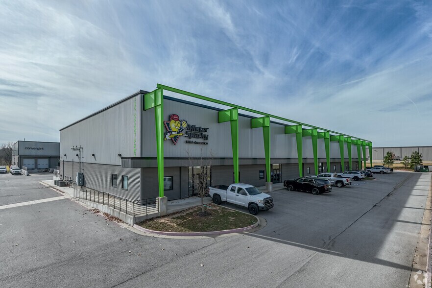 250 Grant Plz, Lowell, AR à vendre - Photo principale - Image 1 de 1