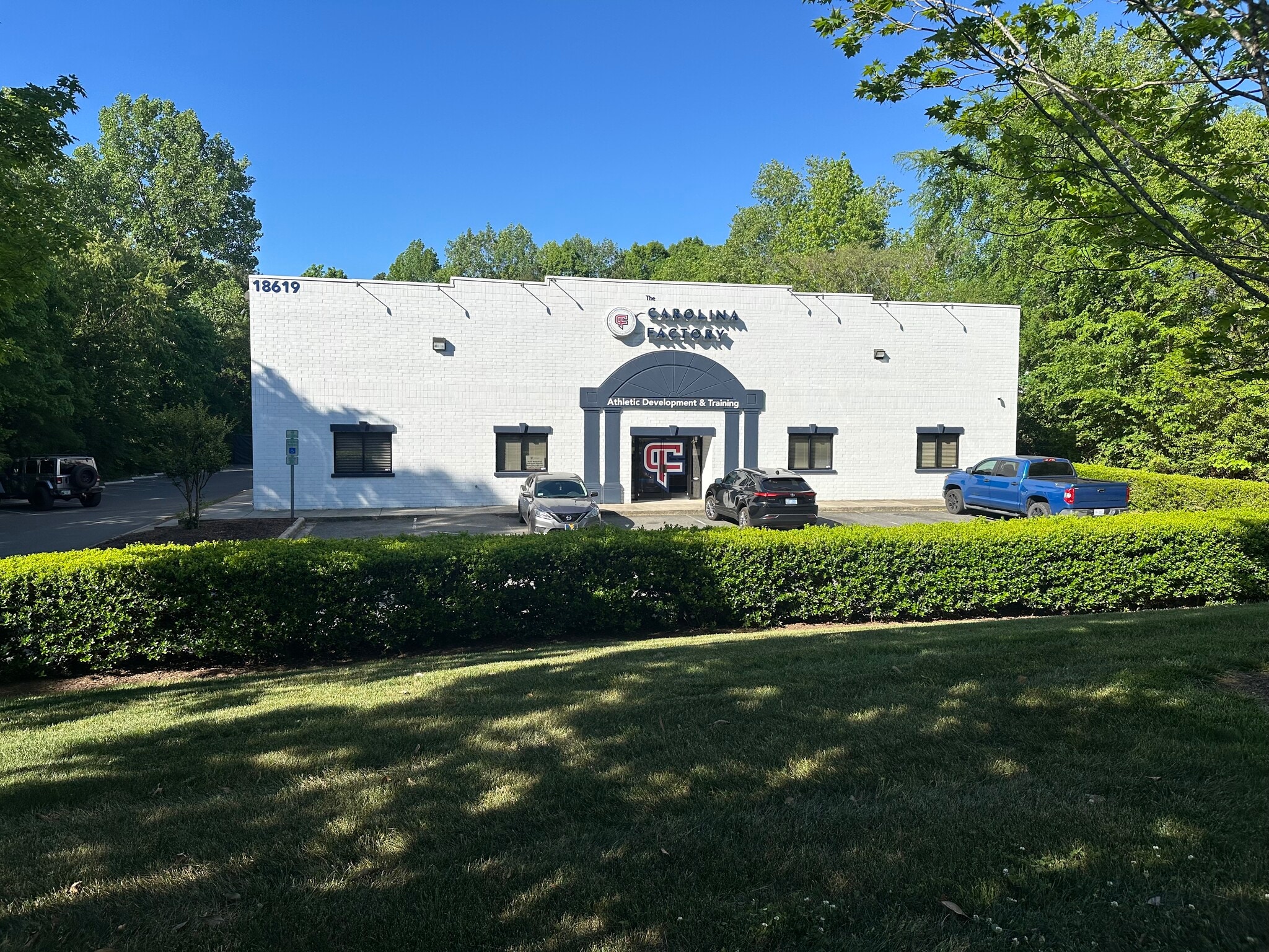 18619 Starcreek Dr, Cornelius, NC for lease Primary Photo- Image 1 of 7