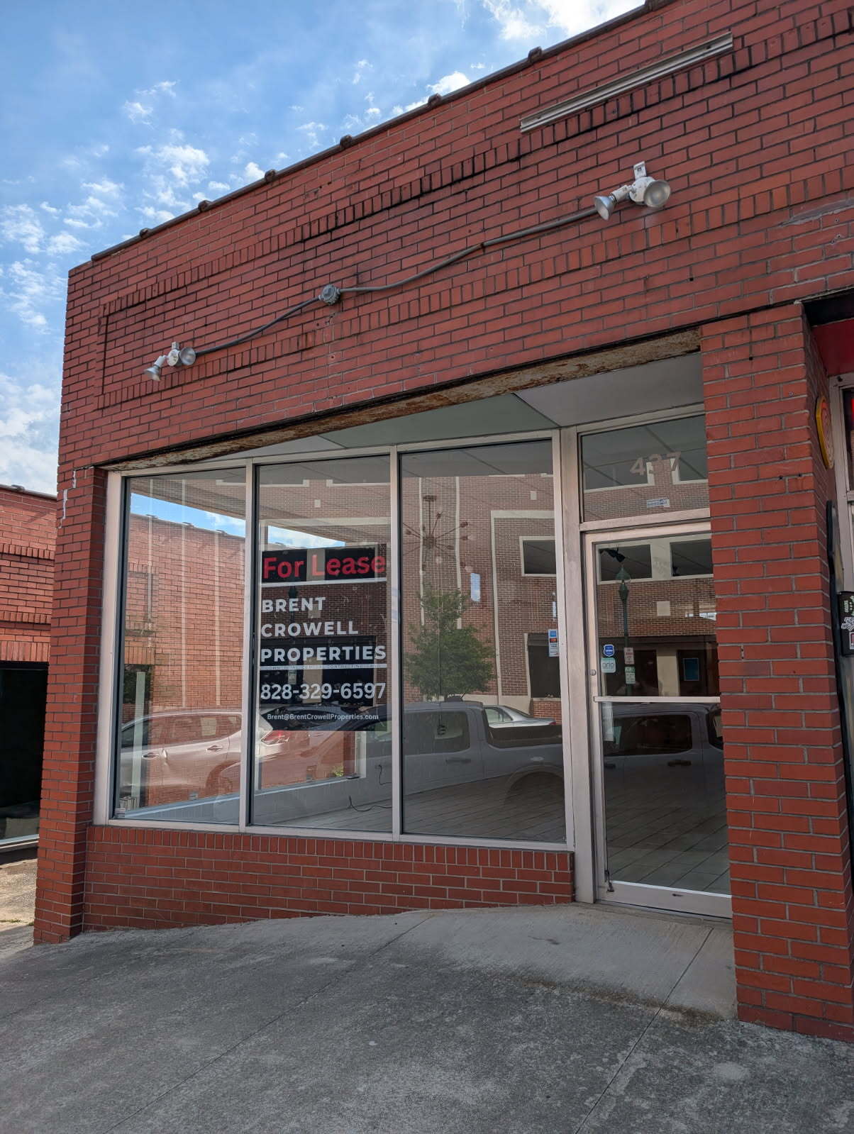 437 N Church St, Hendersonville, NC for lease Building Photo- Image 1 of 7