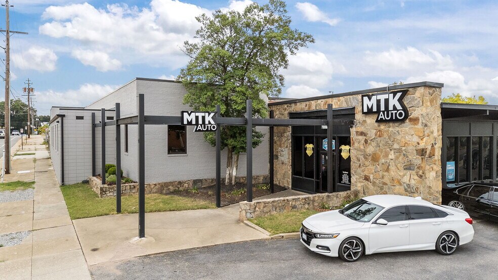 1605 Brook Rd, Richmond, VA à vendre - Photo du bâtiment - Image 2 de 20