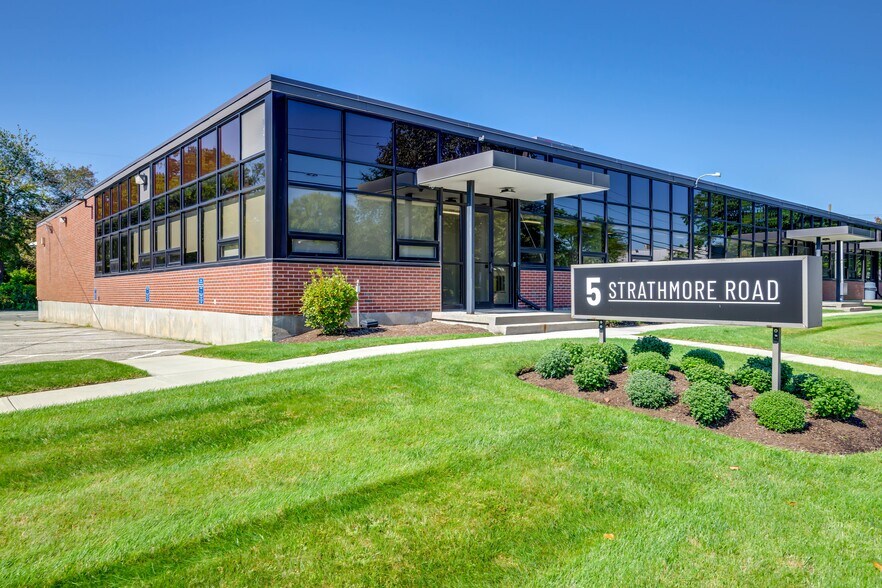 5 Strathmore Rd, Natick, MA à louer - Photo du bâtiment - Image 1 de 13