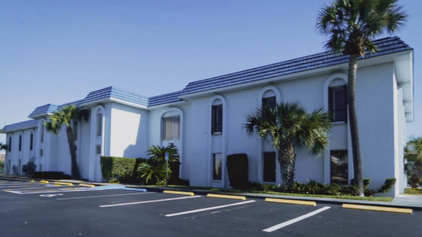 3000 N Atlantic Ave, Cocoa Beach, FL à louer Photo du bâtiment- Image 1 de 33