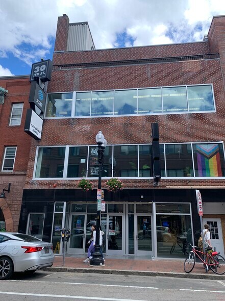 30-34 JFK St, Cambridge, MA à louer - Photo du bâtiment - Image 2 de 3
