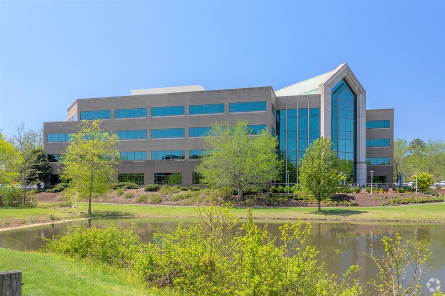 10900 Nuckols Rd, Glen Allen, VA à louer - Photo du bâtiment - Image 1 de 13
