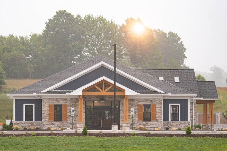 3661 Arlington Rd, Uniontown, OH à louer - Photo du bâtiment - Image 1 de 3