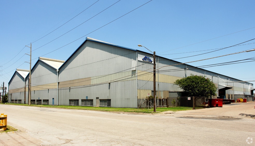 5311 Clinton Dr, Houston, TX à louer - Photo principale - Image 1 de 12