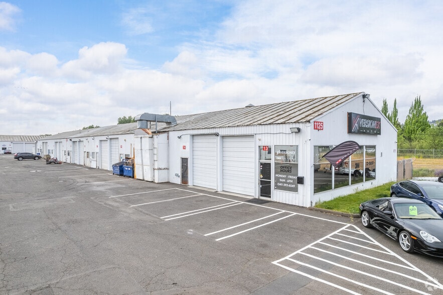 1121-1125 Bailey Hill Rd, Eugene, OR for lease - Building Photo - Image 2 of 5
