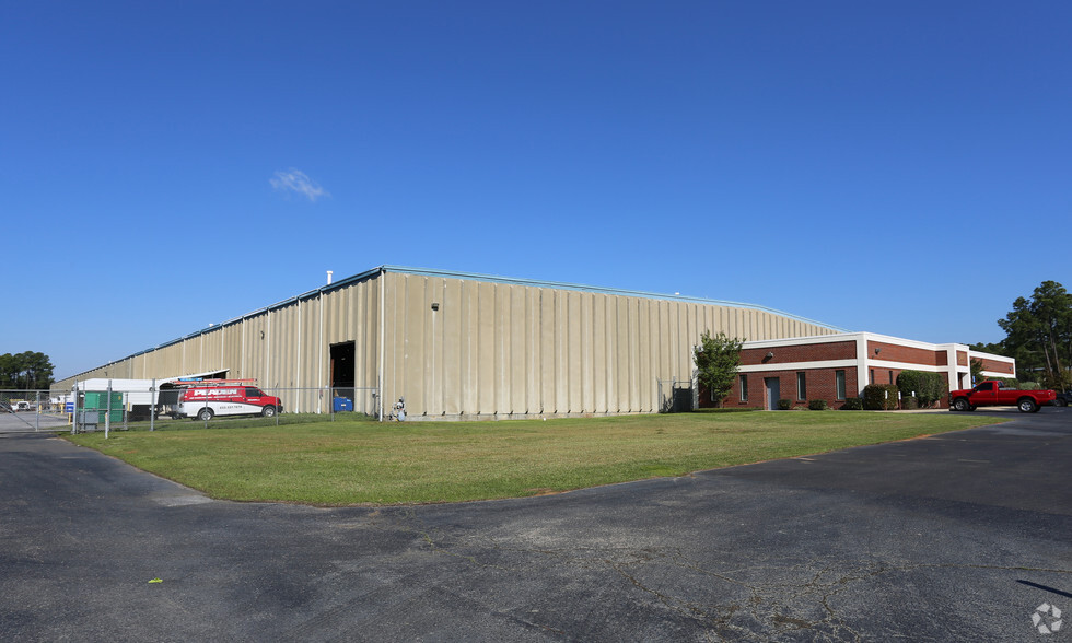 8811 Grow Dr, Pensacola, FL for lease - Primary Photo - Image 1 of 15