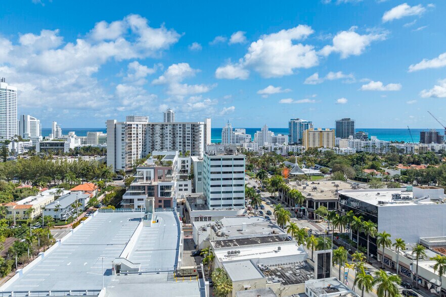 333 Arthur Godfrey Rd, Miami Beach, FL à louer - Aérien - Image 2 de 4