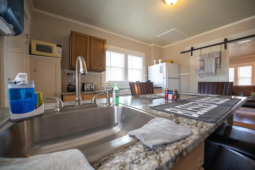 100 E Washington St, Anthony, TX à vendre - Photo du bâtiment - Image 3 de 7