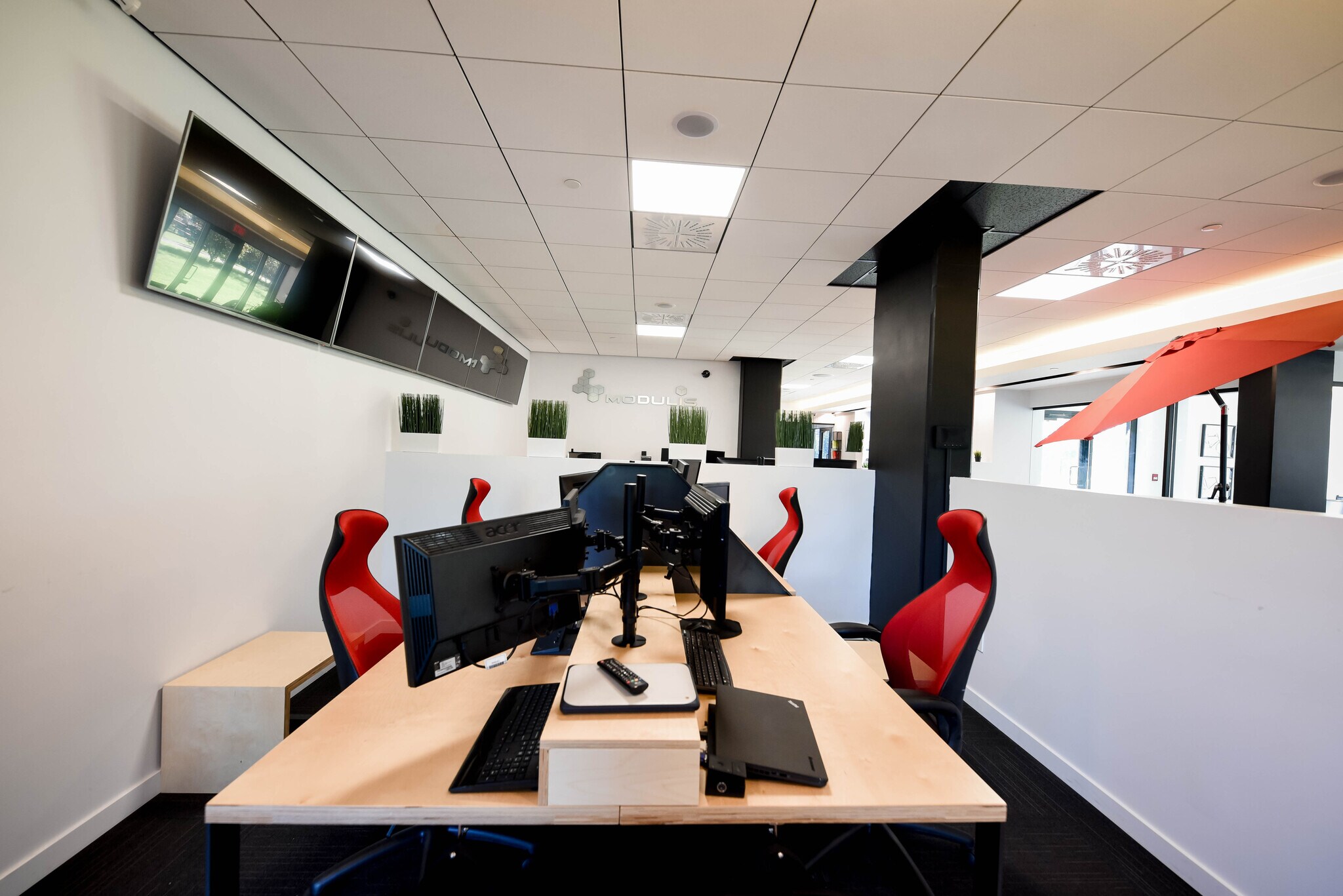 2727 Rue Saint-Patrick, Montréal, QC for lease Interior Photo- Image 1 of 1