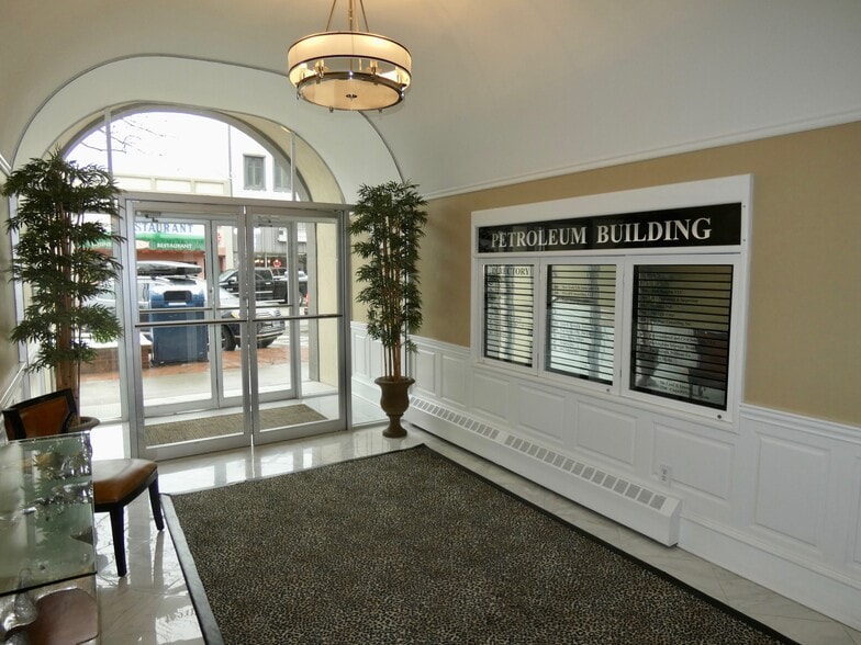 111 W 2nd St, Casper, WY for lease - Interior Photo - Image 2 of 6