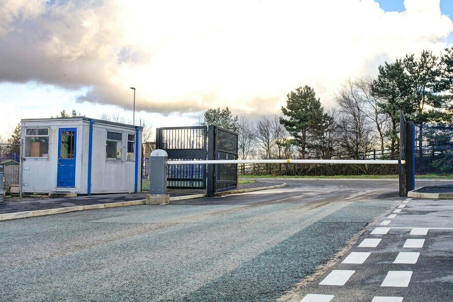 Cowm Top Ln, Rochdale à louer - Photo du bâtiment - Image 3 de 13