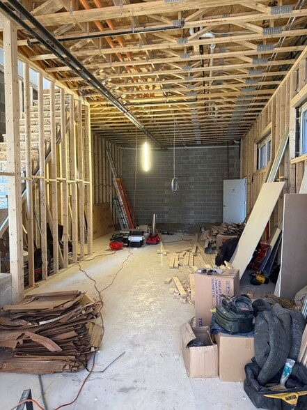 2046 N Damen Ave, Chicago, IL for sale - Building Photo - Image 3 of 3