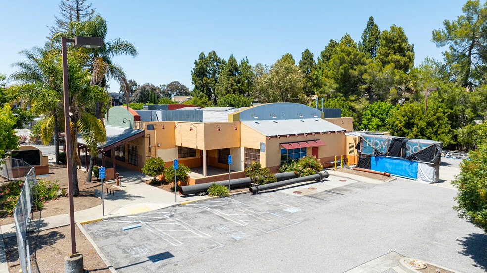 2116 W El Camino Real, Mountain View, CA for lease - Building Photo - Image 1 of 3