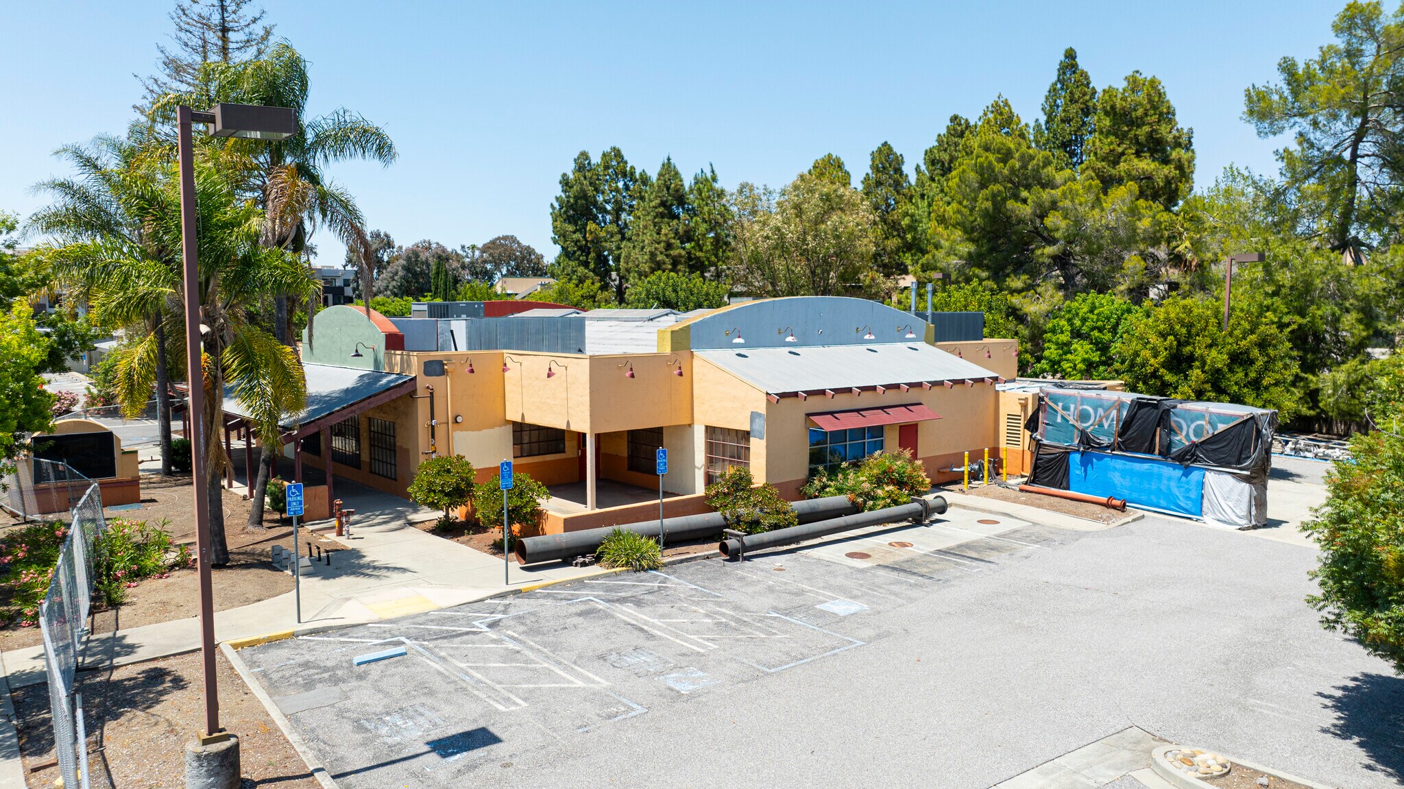 2116 W El Camino Real, Mountain View, CA for lease Building Photo- Image 1 of 4