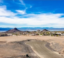 6261 Avienda de las Colinas, Lake Havasu City, AZ for sale - Primary Photo - Image 1 of 7