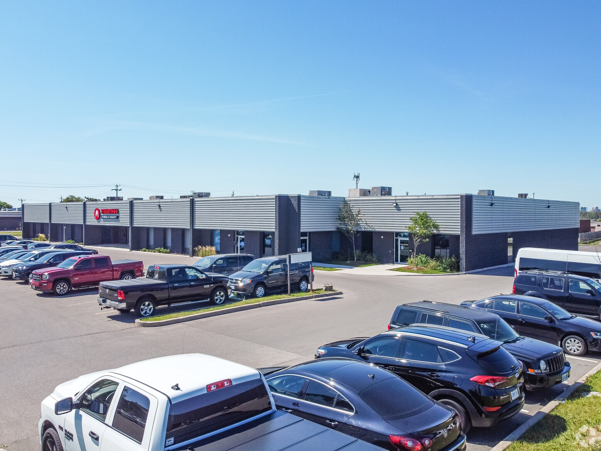 1331 Crestlawn Dr, Mississauga, ON for sale Primary Photo- Image 1 of 1