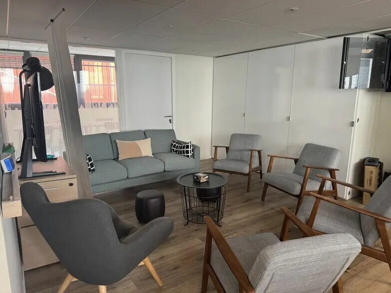 Office in Lyon for sale - Interior Photo - Image 3 of 11