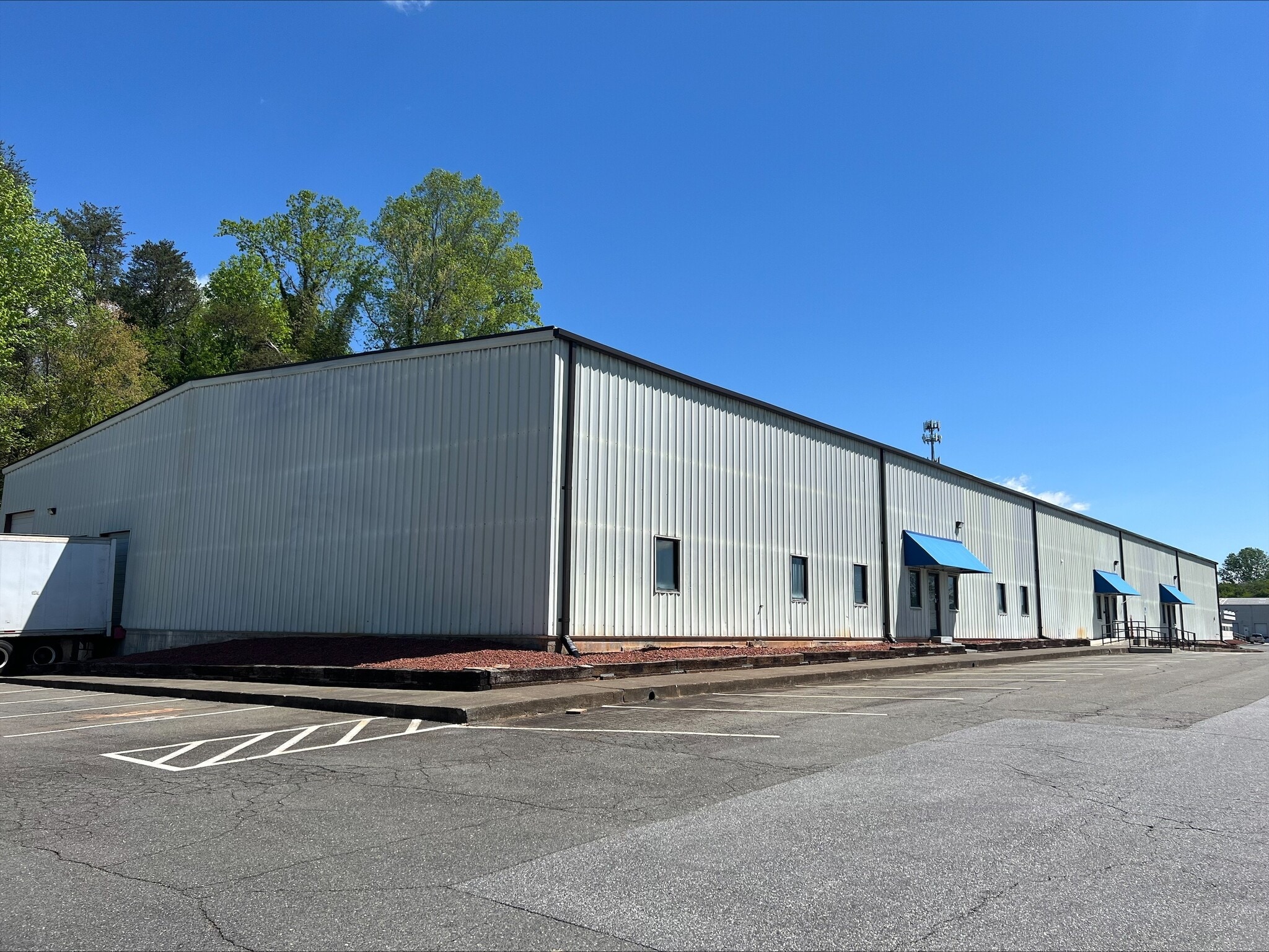 5180 Indiana Ave, Winston-Salem, NC for lease Building Photo- Image 1 of 6