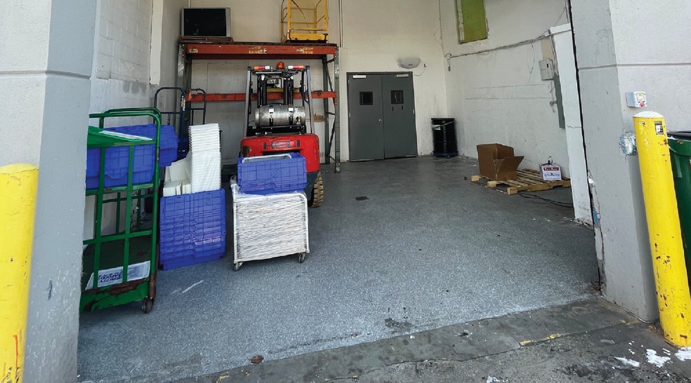 2451 46th St, Astoria, NY for lease - Interior Photo - Image 2 of 8