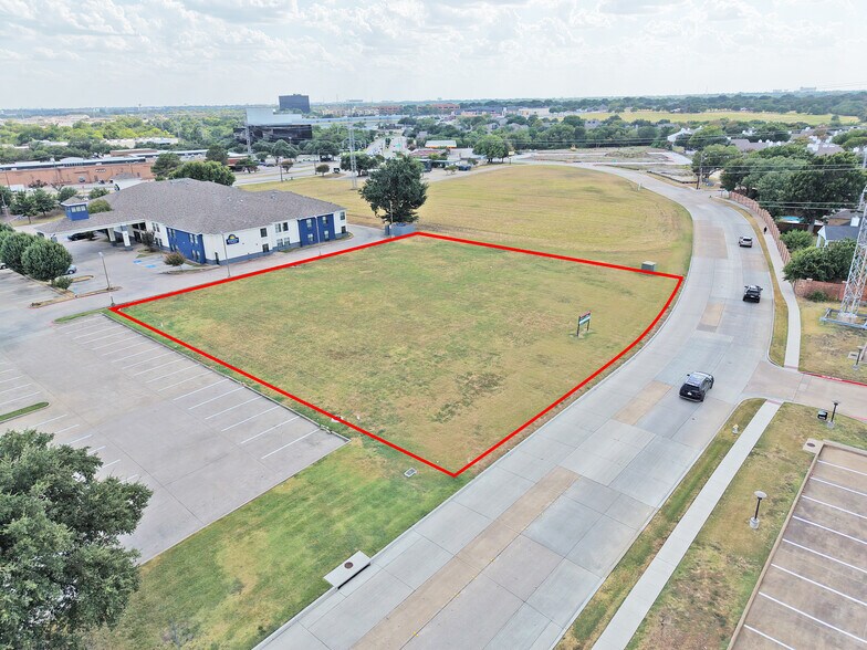 Central Expy & Park Blvd, Plano, TX à louer - Photo du bâtiment - Image 3 de 3