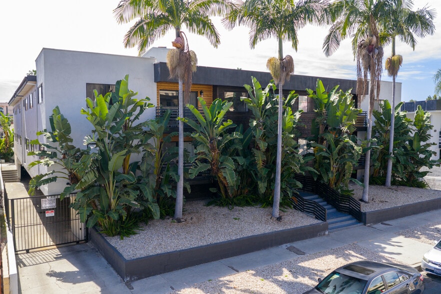 4938 Rosewood Ave, Los Angeles, CA for sale - Building Photo - Image 2 of 15