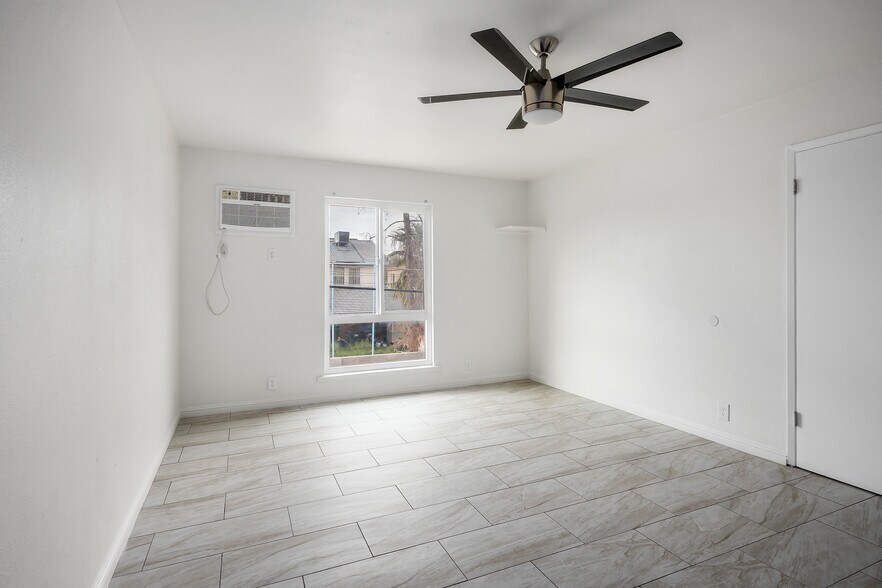 2105 Webster St, North Las Vegas, NV à vendre - Photo intérieure - Image 3 de 15