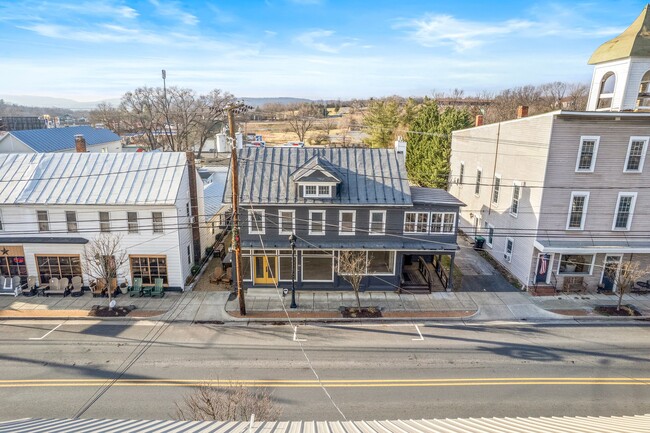 More details for 9361-9365 N Congress St, New Market, VA - Multifamily for Sale