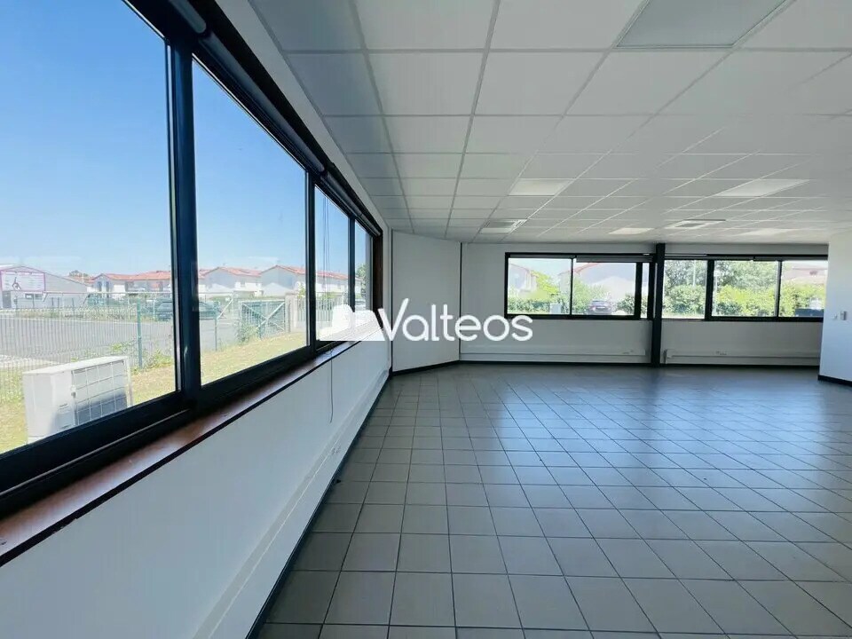 94 Chemin De La Peyrette, Tournefeuille for lease Interior Photo- Image 1 of 11