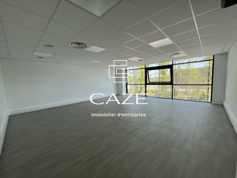 Industrial in Mérignac for lease - Interior Photo - Image 2 of 10