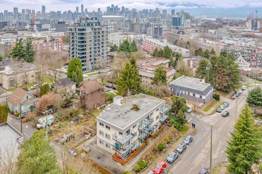 2223 Prince Edward St, Vancouver, BC for sale - Aerial - Image 3 of 3