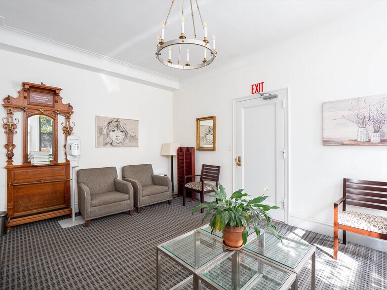 1160 Park Ave, New York, NY à vendre - Photo du bâtiment - Image 3 de 7