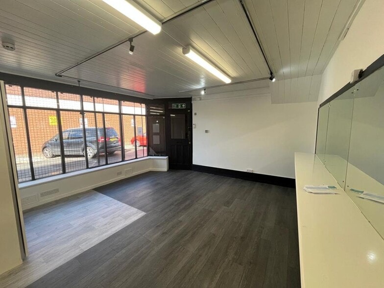 16 Biggin St, Loughborough for lease - Interior Photo - Image 3 of 3