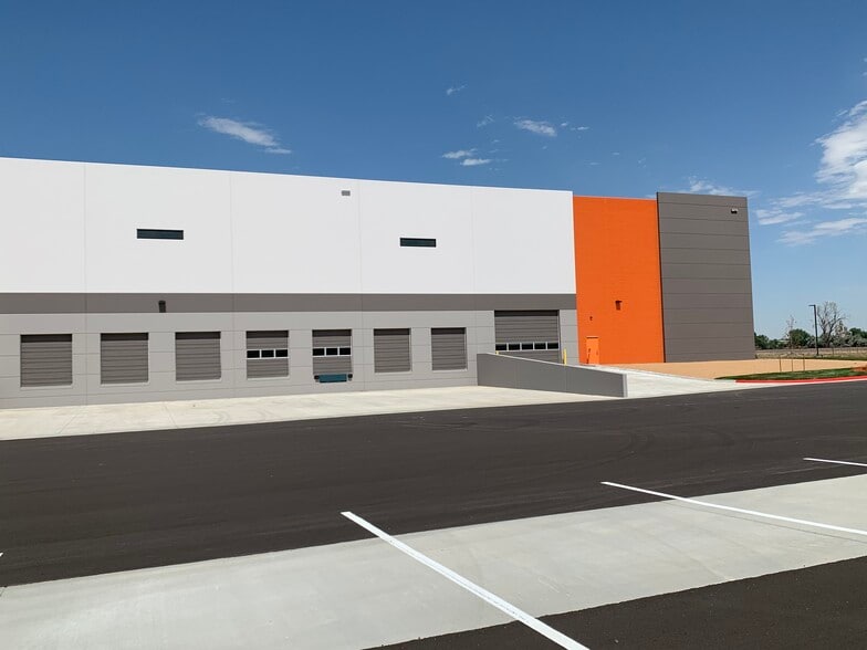 22600 E I-76 Frontage Rd, Brighton, CO for lease - Building Photo - Image 3 of 19