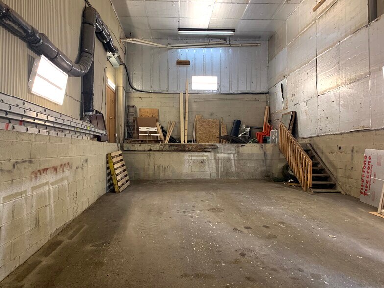 4212 Airport Rd, Cincinnati, OH à louer - Photo du bâtiment - Image 3 de 5