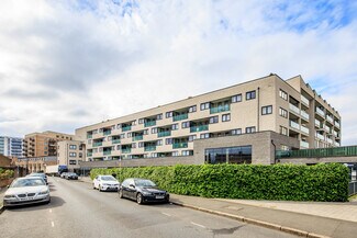 Plus de détails pour 36 Blyth Rd, Hayes - Commerce de détail à louer