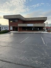 320 W Main St, Wytheville, VA for lease Interior Photo- Image 1 of 14
