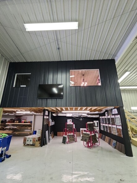 6304 Tropicaire Blvd, North Port, FL for lease - Building Photo - Image 2 of 6