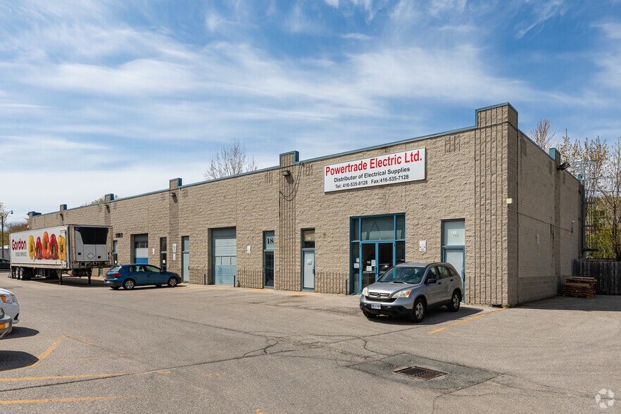 1444 Dupont St, Toronto, ON à vendre - Photo du bâtiment - Image 2 de 2