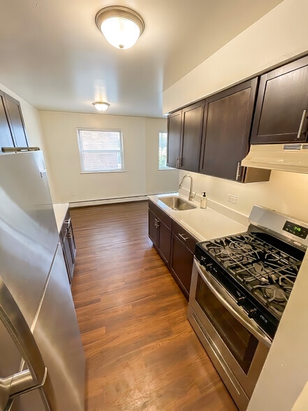 8321 S King Dr, Chicago, IL for sale - Building Photo - Image 3 of 5