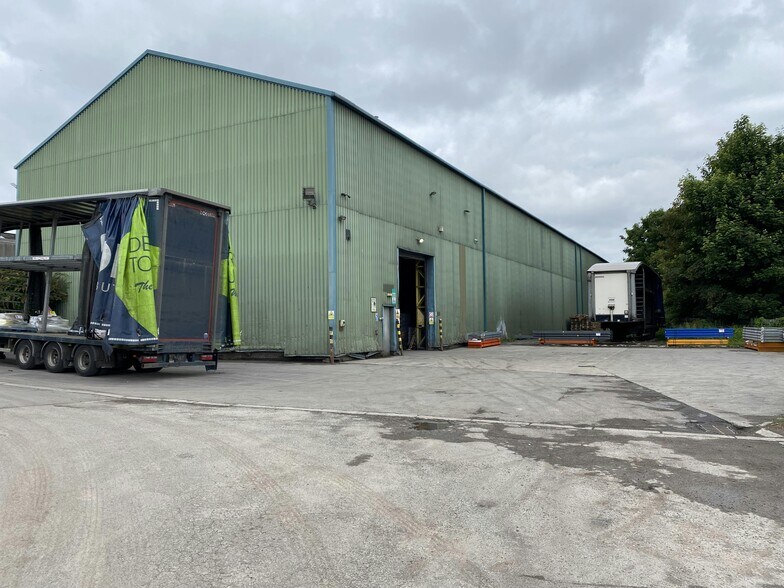 Bradford Rd, Bradford à louer - Photo du bâtiment - Image 3 de 4